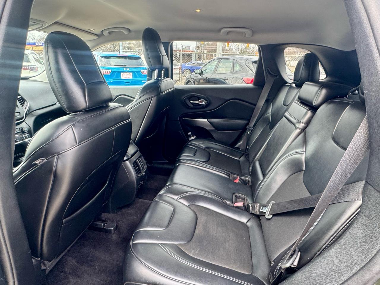 2019 Jeep Cherokee Latitude Plus - Photo 9