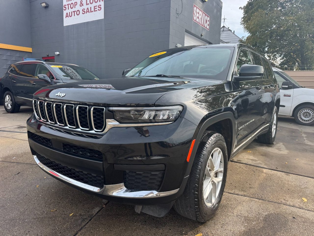 2021 Jeep Grand Cherokee L Laredo for sale in Detroit, MI